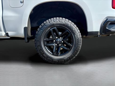 Used 2022 Chevrolet Silverado 1500 LT Trail Boss image 11