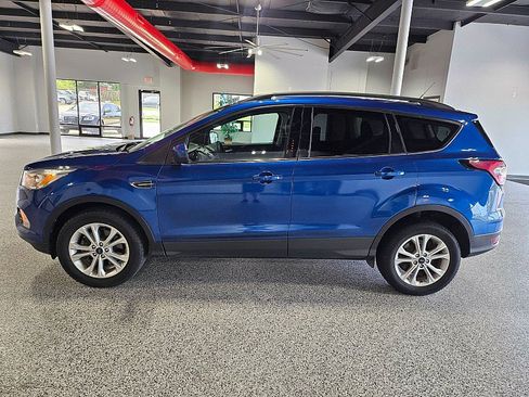 Used 2018 Ford Escape SE AWD/4WD image 2