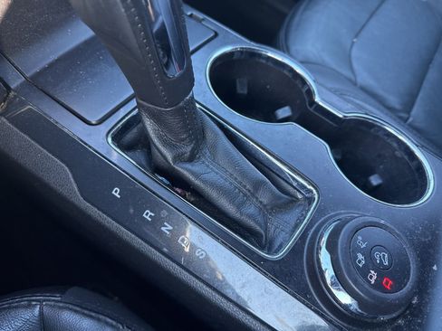 Used 2017 Ford Explorer XLT w/ Equipment Group 202A image 25