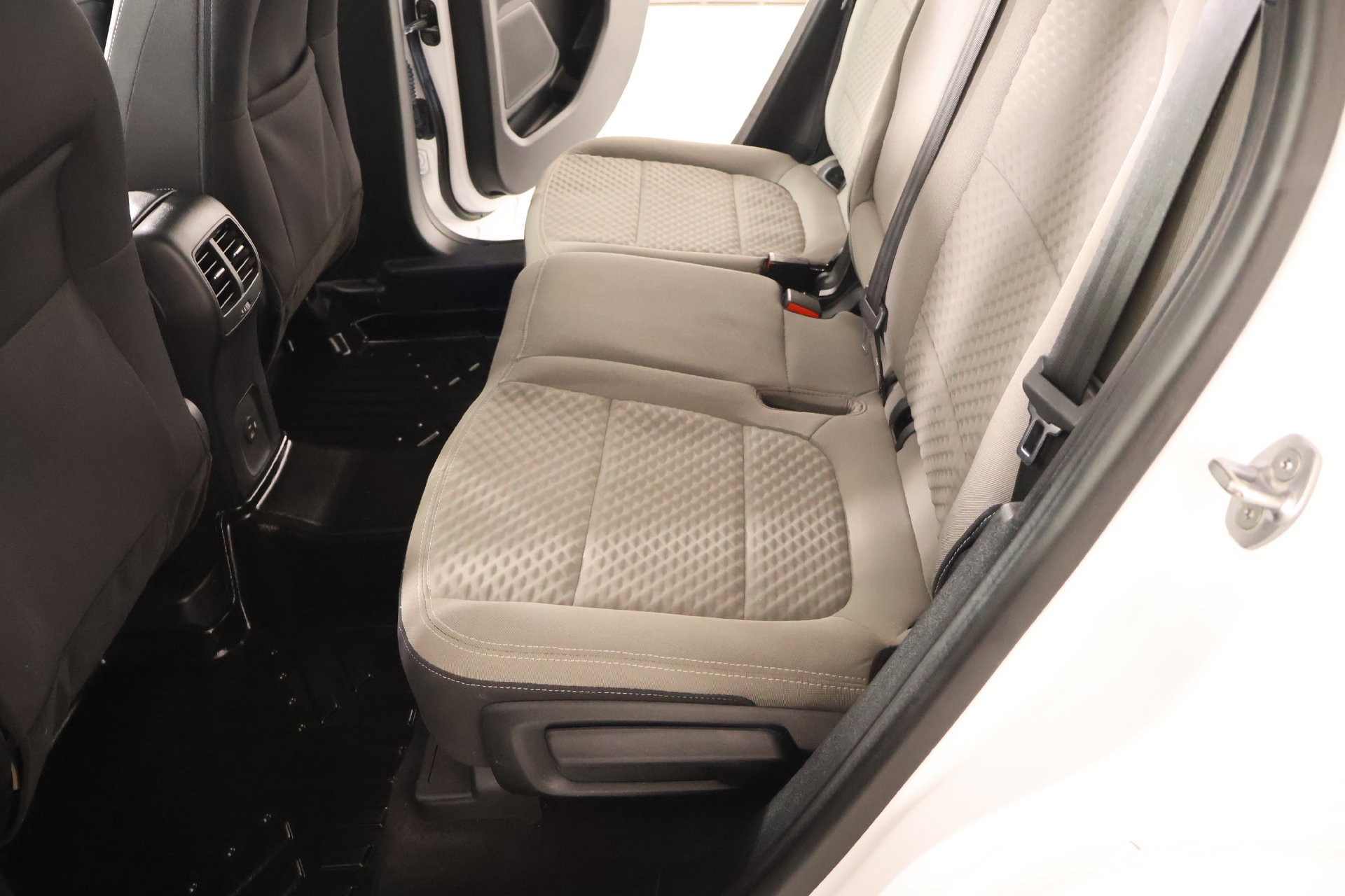Used 2021 Ford Escape SE w/ SE Sport Appearance Package FWD image 11