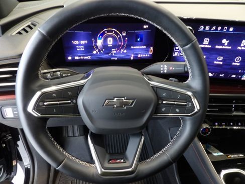 Used 2024 Chevrolet Traverse Z71 w/ LPO, Floor Liner Package image 11