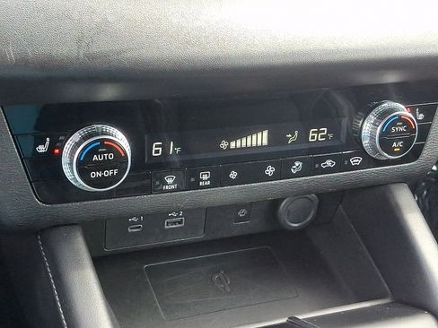 Used 2024 Mitsubishi Outlander SE AWD/4WD image 15