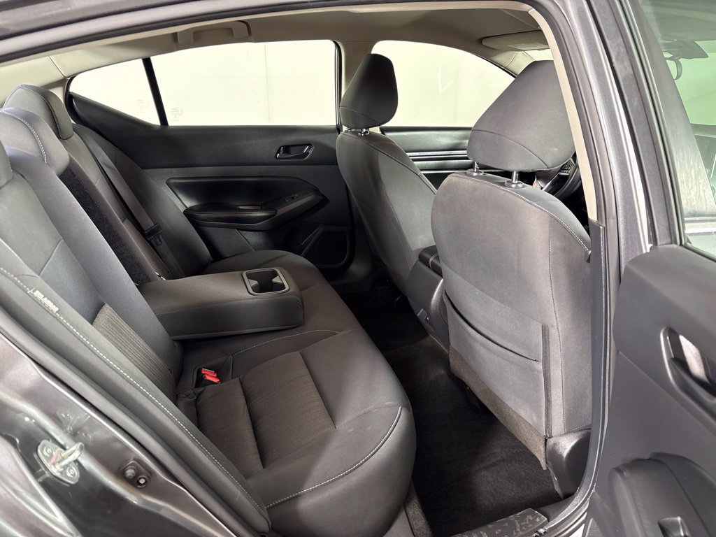 Used 2024 Nissan Altima 2.5 SV FWD image 19