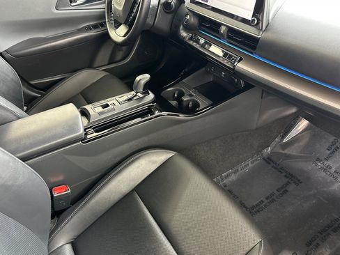 Used 2023 Toyota Prius XLE AWD/4WD image 17