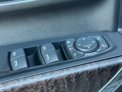 Used 2022 GMC Sierra 3500 Denali AWD/4WD image 11
