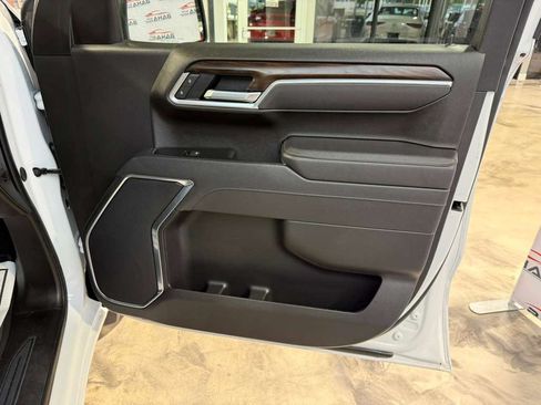 Used 2025 GMC Sierra 1500 SLT AWD/4WD image 53