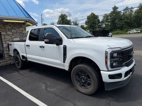 Used 2024 Ford F250 XL w/ STX Appearance Package AWD/4WD image 2