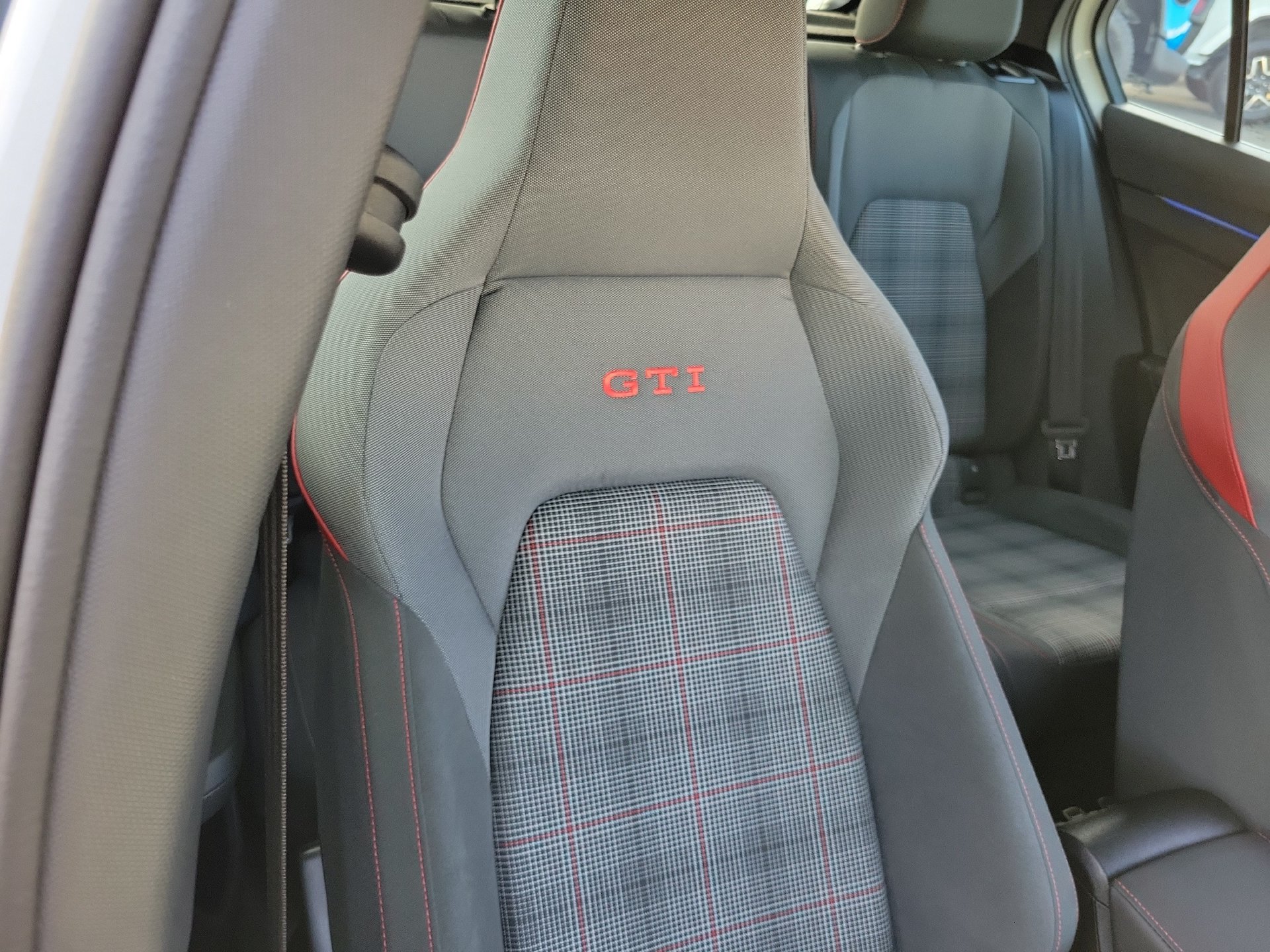 Used 2024 Volkswagen GTI SE FWD image 18