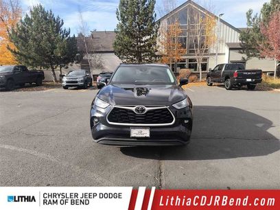 Used 2022 Toyota Highlander LE