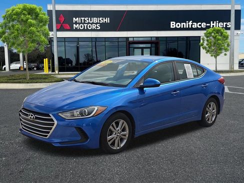 Used 2017 Hyundai Elantra SE FWD image 2