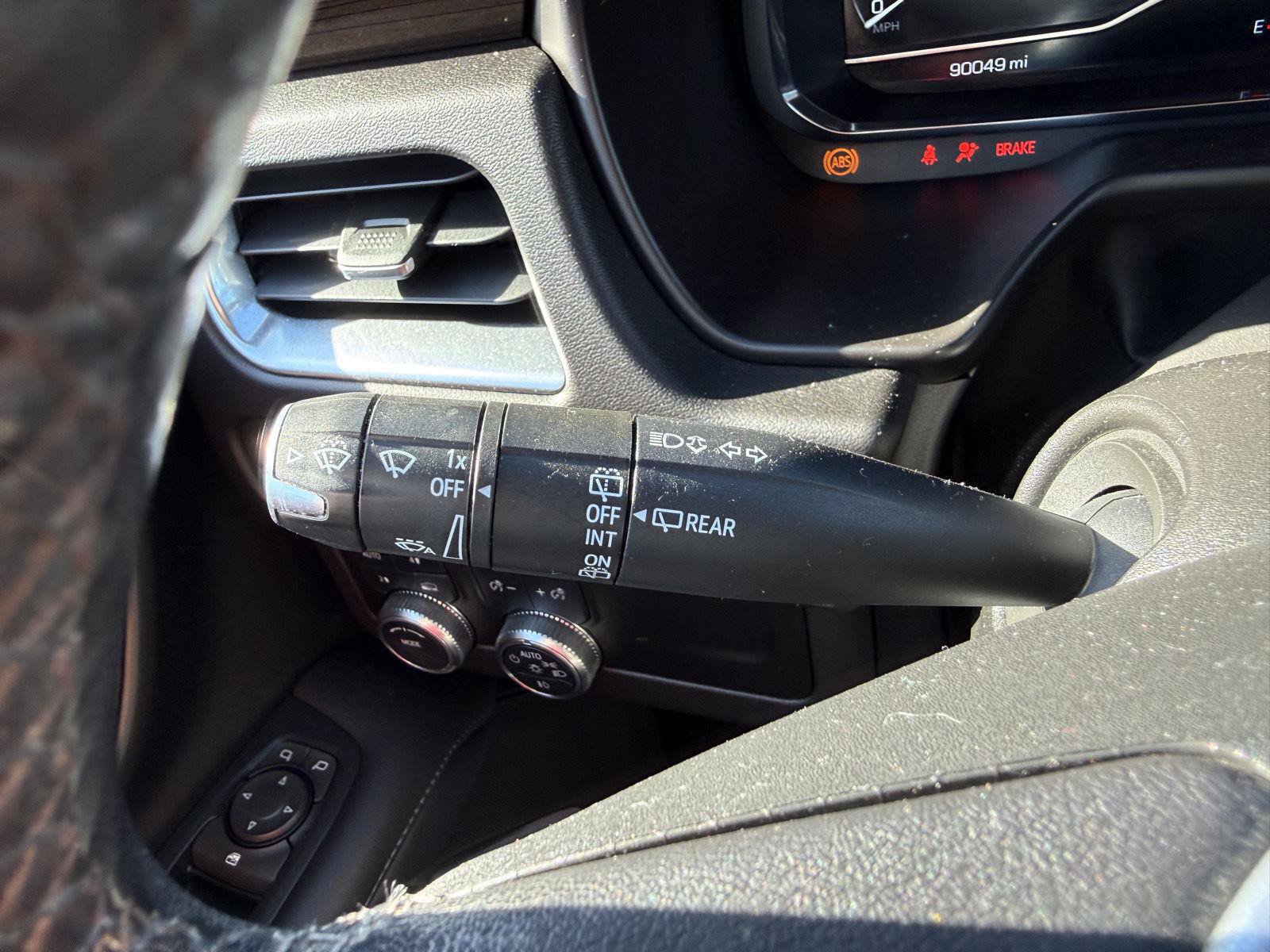 Used 2022 GMC Yukon SLE AWD/4WD image 12