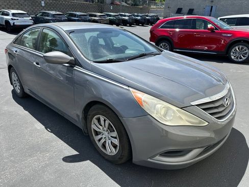 Used 2011 Hyundai Sonata GLS FWD image 2