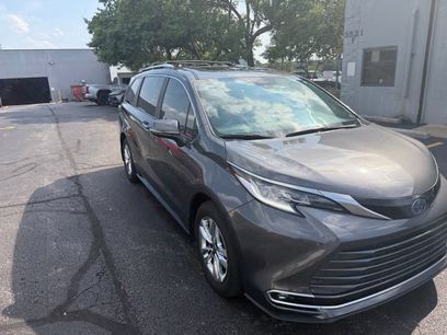 Certified 2025 Toyota Sienna Limited