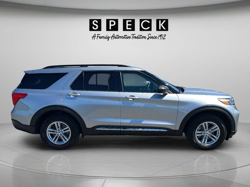 Used 2022 Ford Explorer XLT AWD/4WD image 6