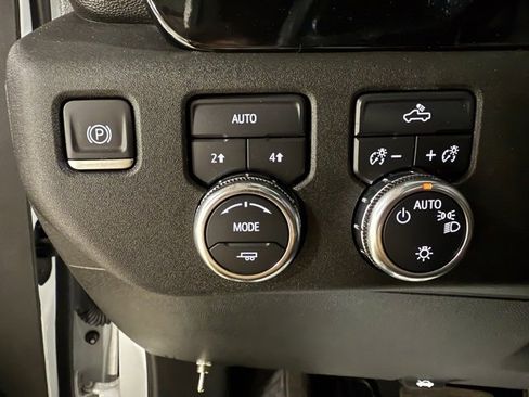 Used 2024 GMC Sierra 1500 SLE image 15