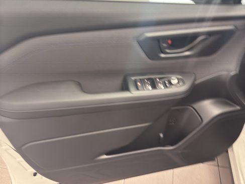 Used 2025 Subaru Forester Premium w/ Convenience Package #1 image 8