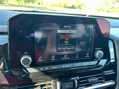 Used 2023 Nissan Pathfinder SV w/ SV Premium Package FWD image 25
