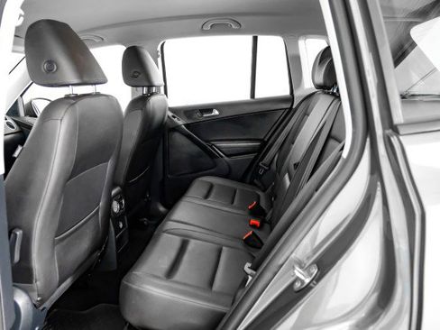 Used 2014 Volkswagen Tiguan S AWD/4WD image 32