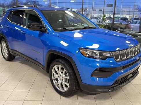 Used 2022 Jeep Compass Latitude image 10