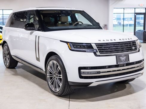 Used 2026 Land Rover Range Rover Long Wheelbase SE AWD/4WD image 10