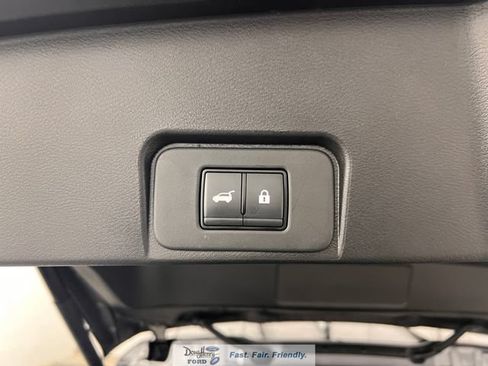 Used 2025 Nissan Rogue SV FWD image 32