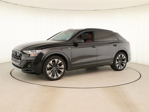 Used 2025 Audi Q8 Prestige w/ Prestige Package image 13