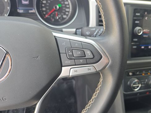 Used 2021 Volkswagen Atlas Cross Sport SE w/ Panoramic Sunroof Package image 19