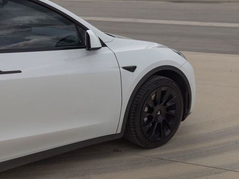 Used 2020 Tesla Model Y Long Range AWD/4WD image 10