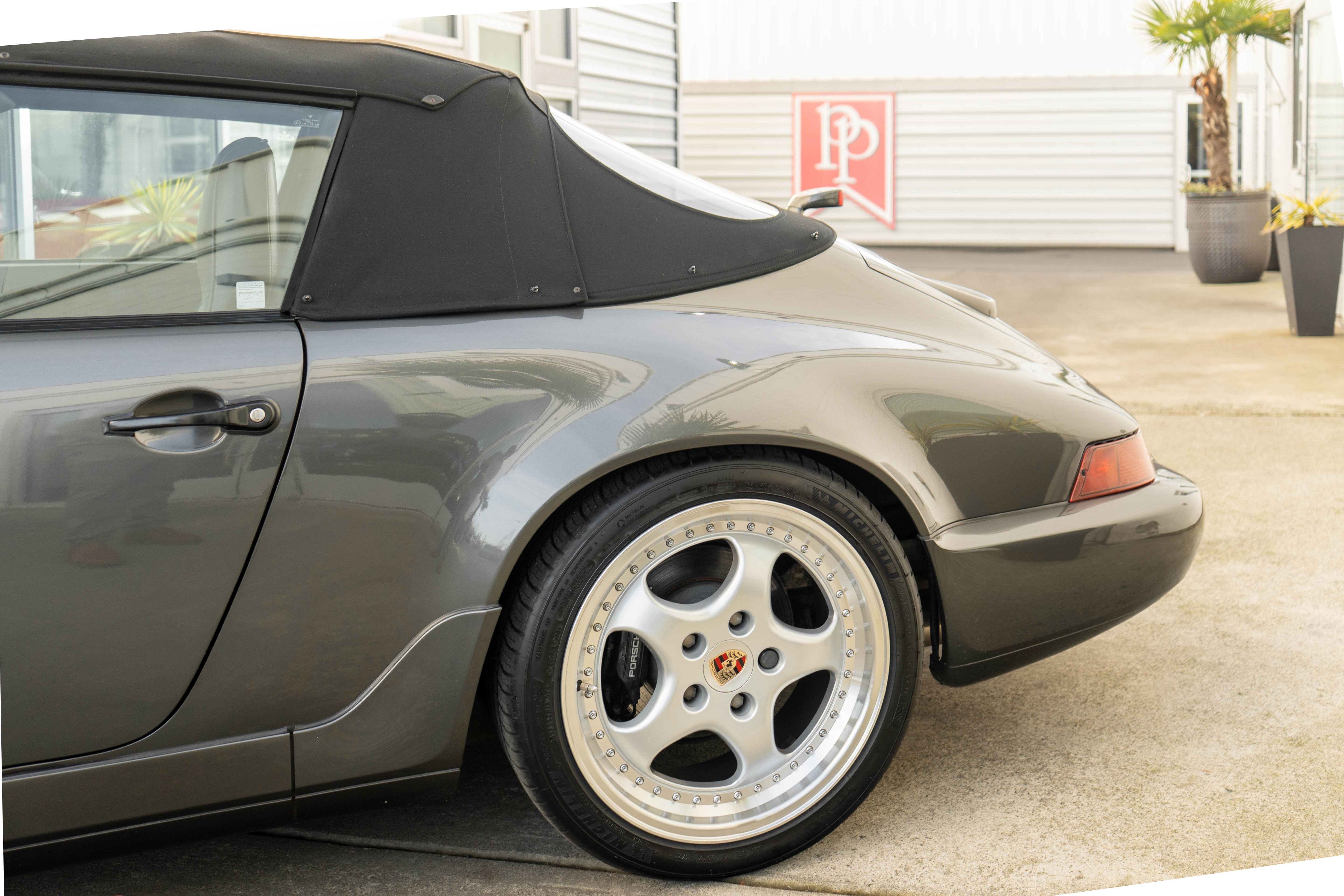 Used 1992 Porsche 911 Carrera RWD image 6