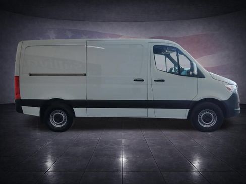 Used 2023 Mercedes-Benz Sprinter 2500 image 6