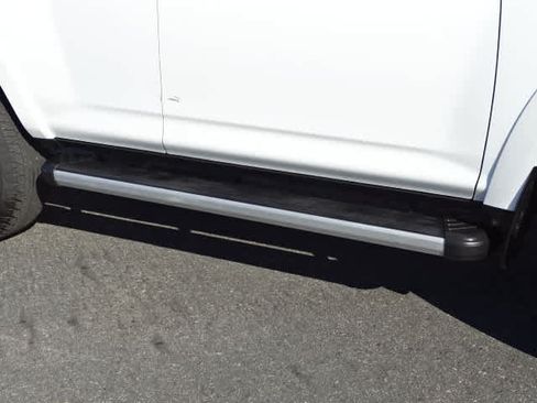 Certified 2024 Toyota 4Runner TRD Off-Road Premium w/ Moonroof Package AWD/4WD image 9
