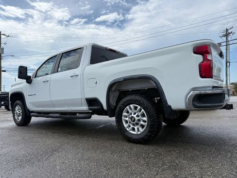 Used 2020 Chevrolet Silverado 2500 LT AWD/4WD image 4