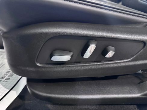 Used 2023 Cadillac XT6 Sport image 10