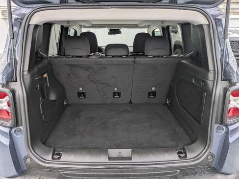 Used 2023 Jeep Renegade Latitude w/ Sun/Sound Group AWD/4WD image 12