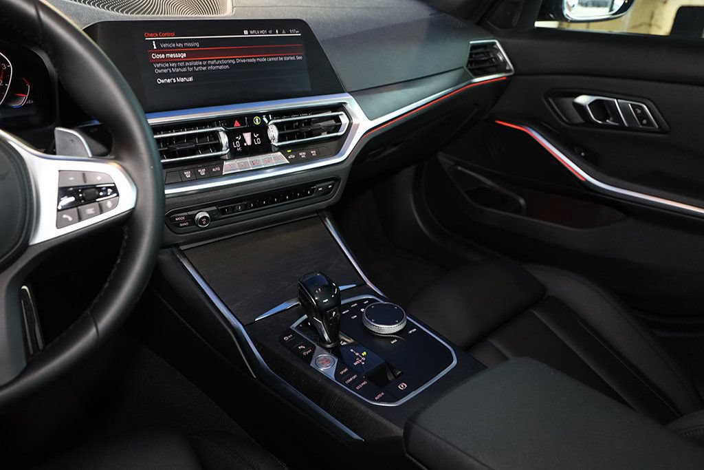 Used 2021 BMW 330i Sedan w/ M Sport Package RWD image 21