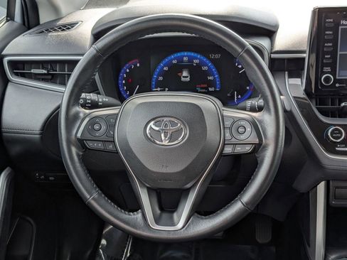 Used 2022 Toyota Corolla Cross XLE image 15