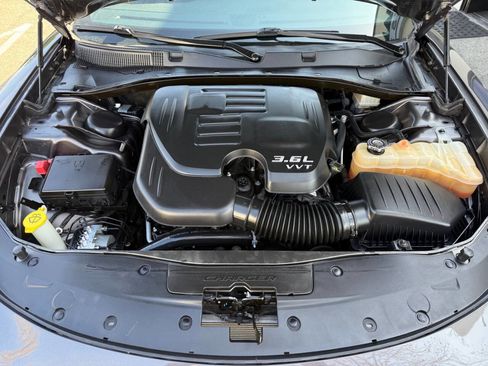 Used 2020 Dodge Charger SXT w/ Leather Interior Group image 45