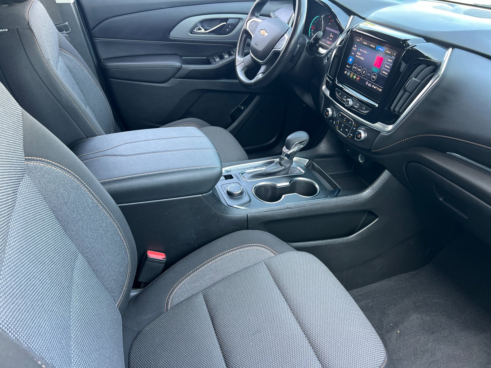 Used 2021 Chevrolet Traverse LT FWD image 17