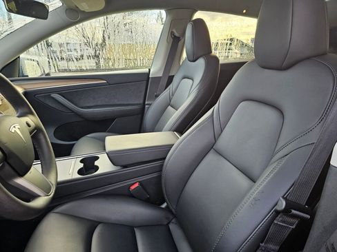 Used 2023 Tesla Model Y Long Range image 22