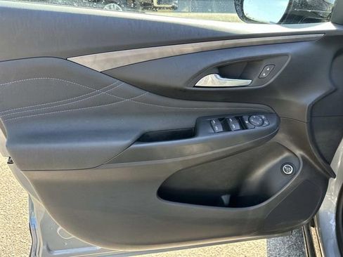 Used 2025 Buick Envista Sport Touring w/ Experience Buick Package FWD image 16