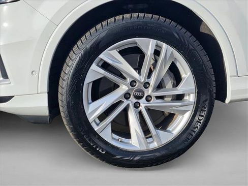 Used 2023 Audi Q7 3.0T Premium w/ Convenience Package image 22