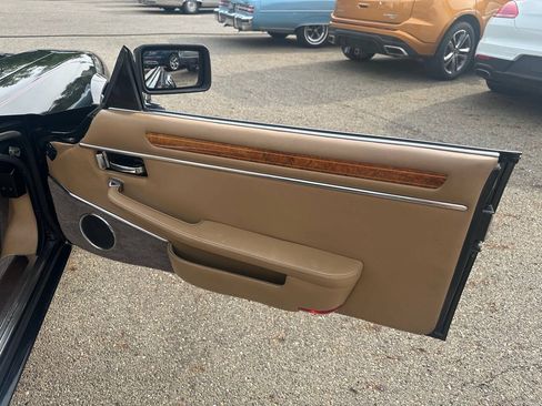 Used 1990 Jaguar XJS V12 Convertible RWD image 20