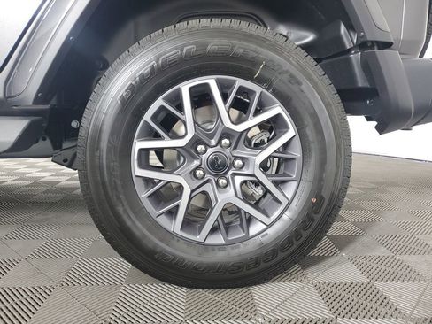 New 2025 Jeep Wrangler Sahara image 30