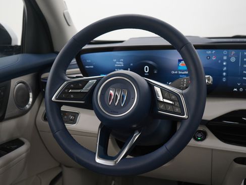 Used 2025 Buick Enclave Avenir image 20