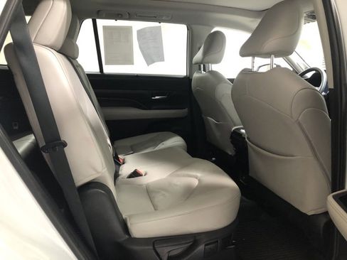 Used 2024 Toyota Grand Highlander Limited image 11