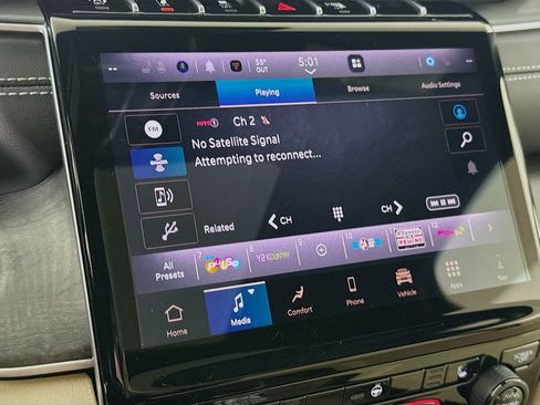 Used 2025 Jeep Grand Cherokee Limited image 7