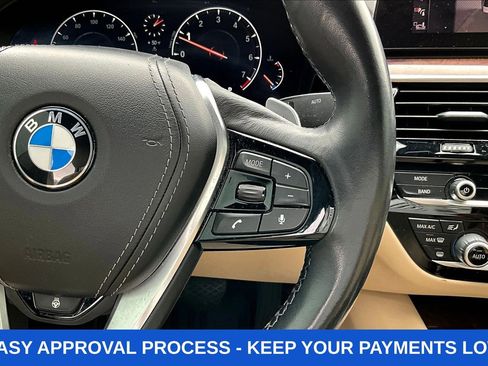 Used 2019 BMW 530i xDrive w/ Premium Package image 16