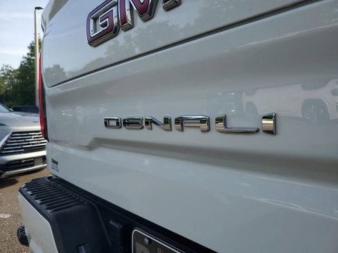 Used 2024 GMC Sierra 1500 Denali AWD/4WD image 8