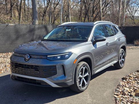 New 2026 Volkswagen Tiguan SE AWD/4WD image 1