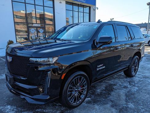 Used 2023 Cadillac Escalade V image 2